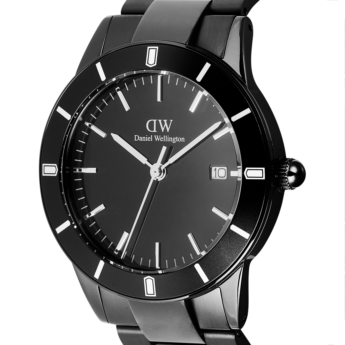 Close-up of the Iconic Paradigma Link Black watch showing the minimalist black dial, bold index bezel, and brushed stainless steel link bracelet with a clear date display at 3 o’clock.