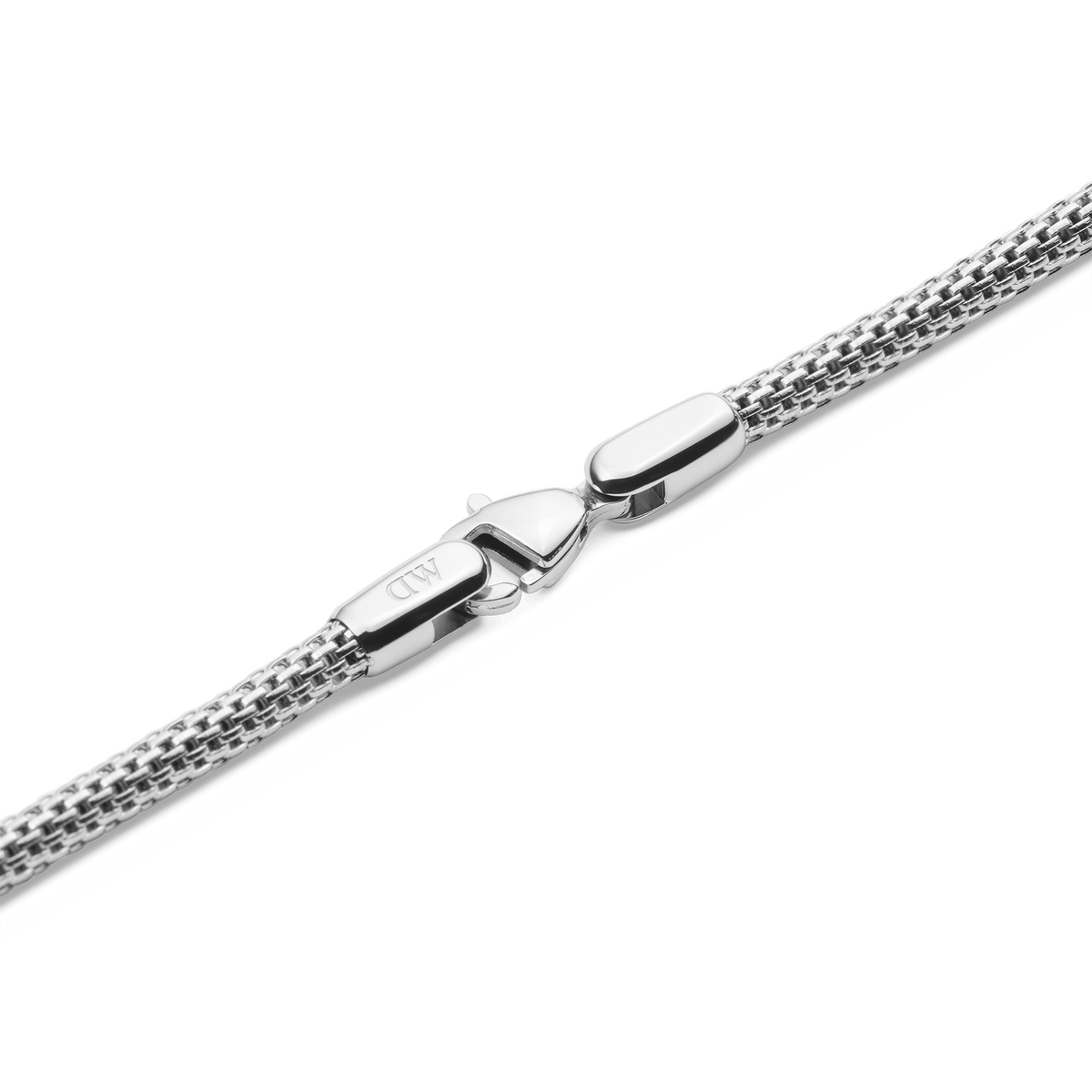 Detail of the Tide Mesh Necklace Silver 2.8 showing the polished silver mesh chain and secure lobster clasp, highlighting the quality craftsmanship and modern design.