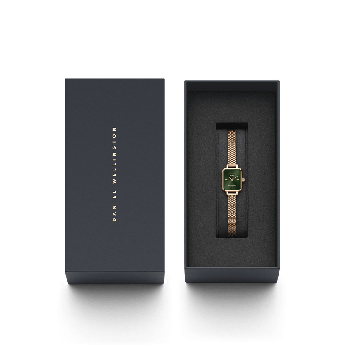 Quadro Mini Melrose Emerald is presented in a sleek branded box, featuring a rectangular emerald green dial and rose gold mesh bracelet, ideal for gifting or adding a refined touch to your collection.