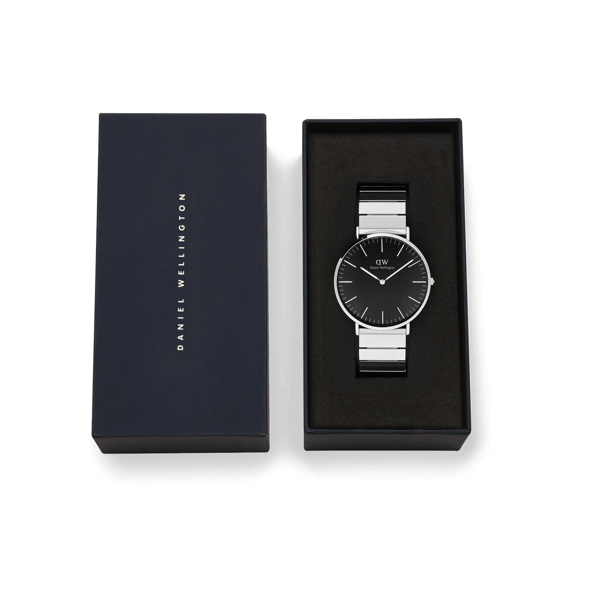 Classic Piano Link Onyx Silver men’s watch with a brushed black dial and geometric silver piano link strap, presented in a branded Daniel Wellington gift box.