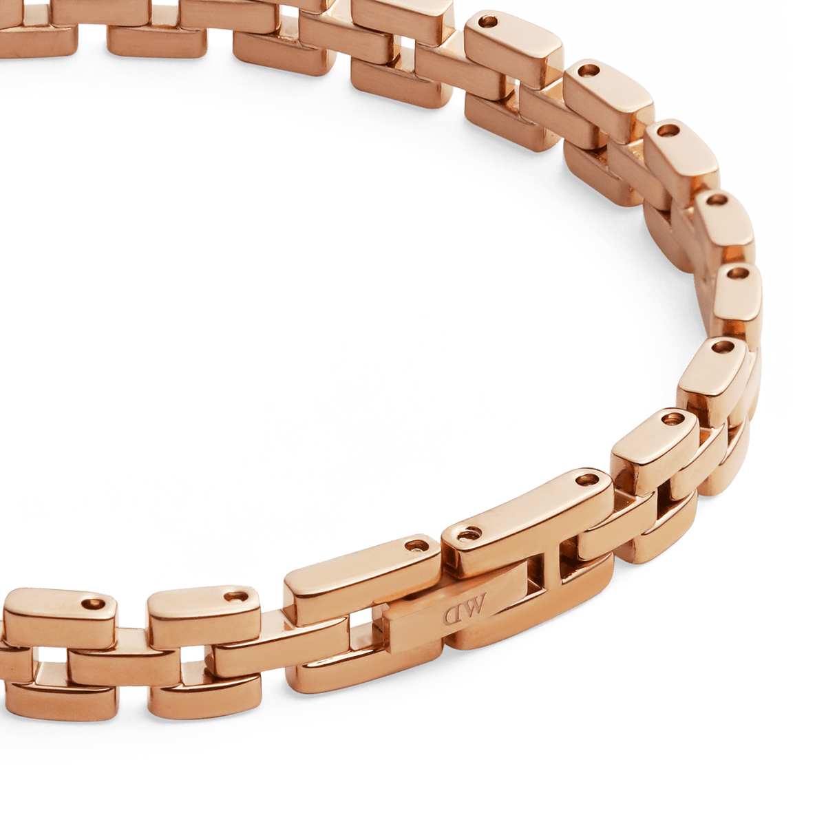 Detail view of the 3-Link Bracelet Rose Gold, highlighting the smooth, polished rose gold links and the refined geometric structure that gives the bracelet its classic yet modern appeal.
