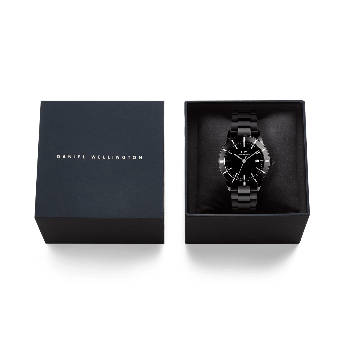 Iconic Paradigma Link Black men’s watch presented in a sleek black Daniel Wellington gift box, highlighting its polished link bracelet and minimalist black dial.