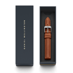 Durham Strap Silver genuine leather watch strap in light brown with a silver buckle, presented in a sleek Daniel Wellington gift box, ideal for both men’s and women’s watches.