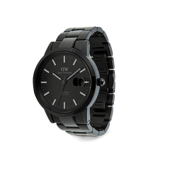 Daniel Wellington Iconic Link Automatic Black men’s watch with a black stainless steel bracelet, minimalist round face, luminous markers, and a magnified date display.