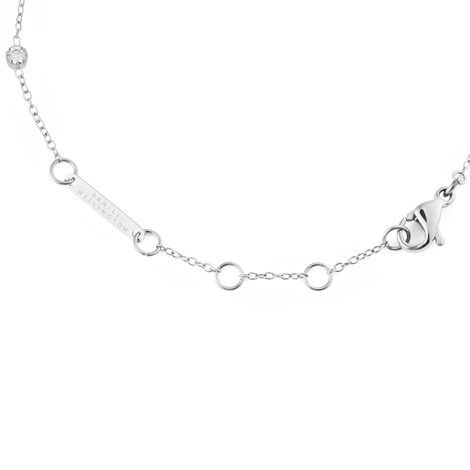 Detail of the Pearl Bracelet Silver showing the adjustable silver chain with multiple loops, a secure clasp, and a branded tag, designed for a comfortable and custom fit.