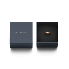 Classic Lumine Ring Rose Gold displayed in an elegant Daniel Wellington gift box, highlighting its polished rose gold band and crystal details, ideal for gifting or special occasions.