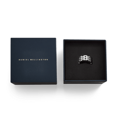 The 5-Link Ring Silver is presented in a navy Daniel Wellington gift box, highlighting its polished geometric link design and classic packaging, ideal for gifting.