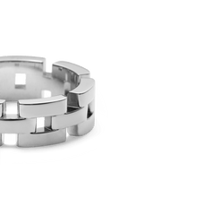 Close-up of the 3-Link Ring Silver, highlighting its geometric open-link structure and polished stainless steel finish for a contemporary, minimalist style.