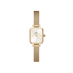 Quadro Mini Evergold Champagne gold watch with a petite rectangular case, champagne sunray dial, and an elegant gold mesh strap, designed for women seeking a refined and comfortable everyday accessory.