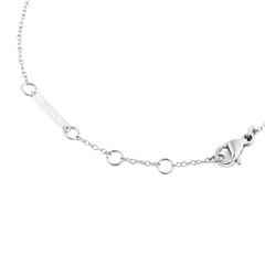 Detail of the Mirelle Solitaire Bracelet Silver showing the adjustable chain with multiple loops, a secure lobster clasp, and discreet Daniel Wellington branding on the polished stainless steel plate.