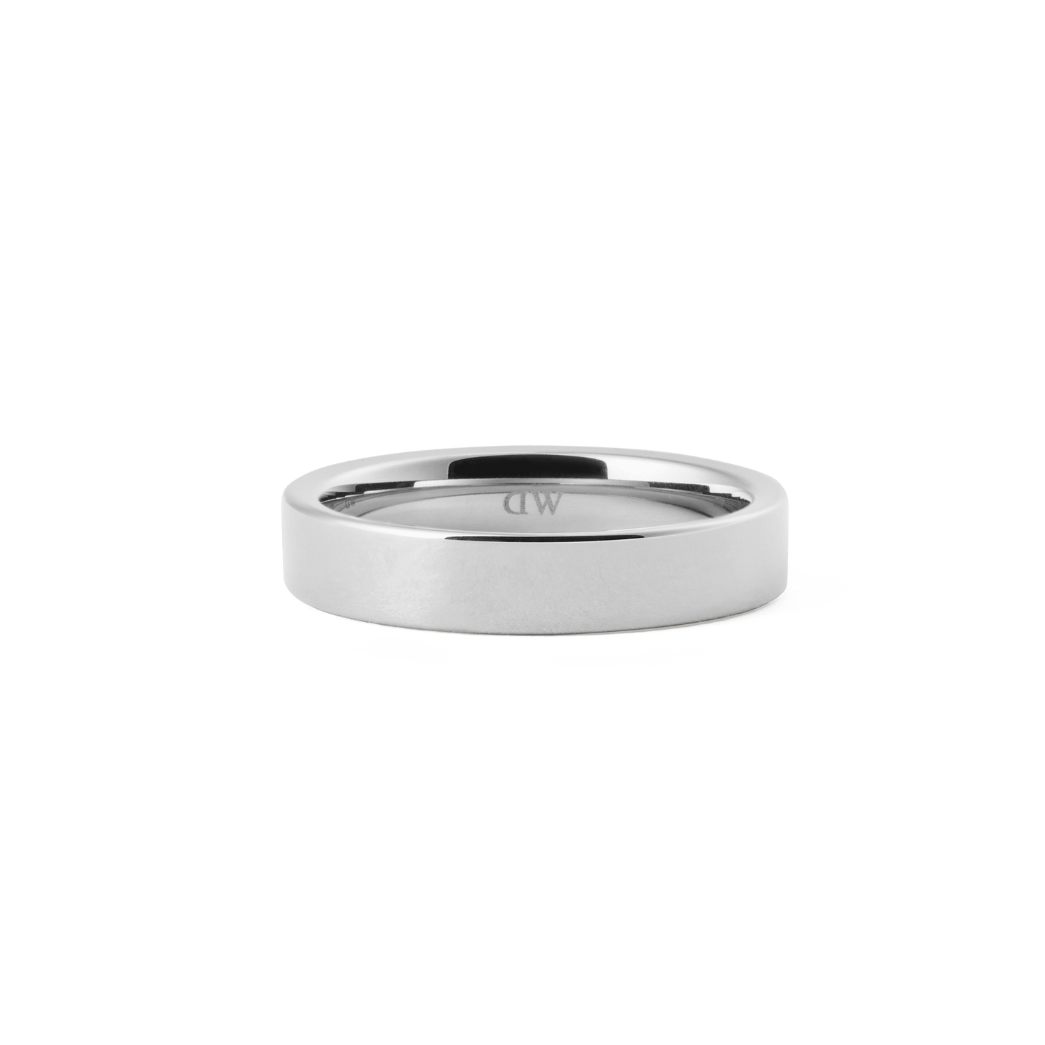 Line Ring Polished Silver 4.5mm features a smooth, polished silver band with clean lines and a discreet logo engraved on the inside, crafted for a modern and understated look.