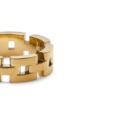 Close-up of the 3-Link Ring Gold, highlighting its bold geometric links, polished gold finish, and distinctive modern design inspired by classic watch straps.