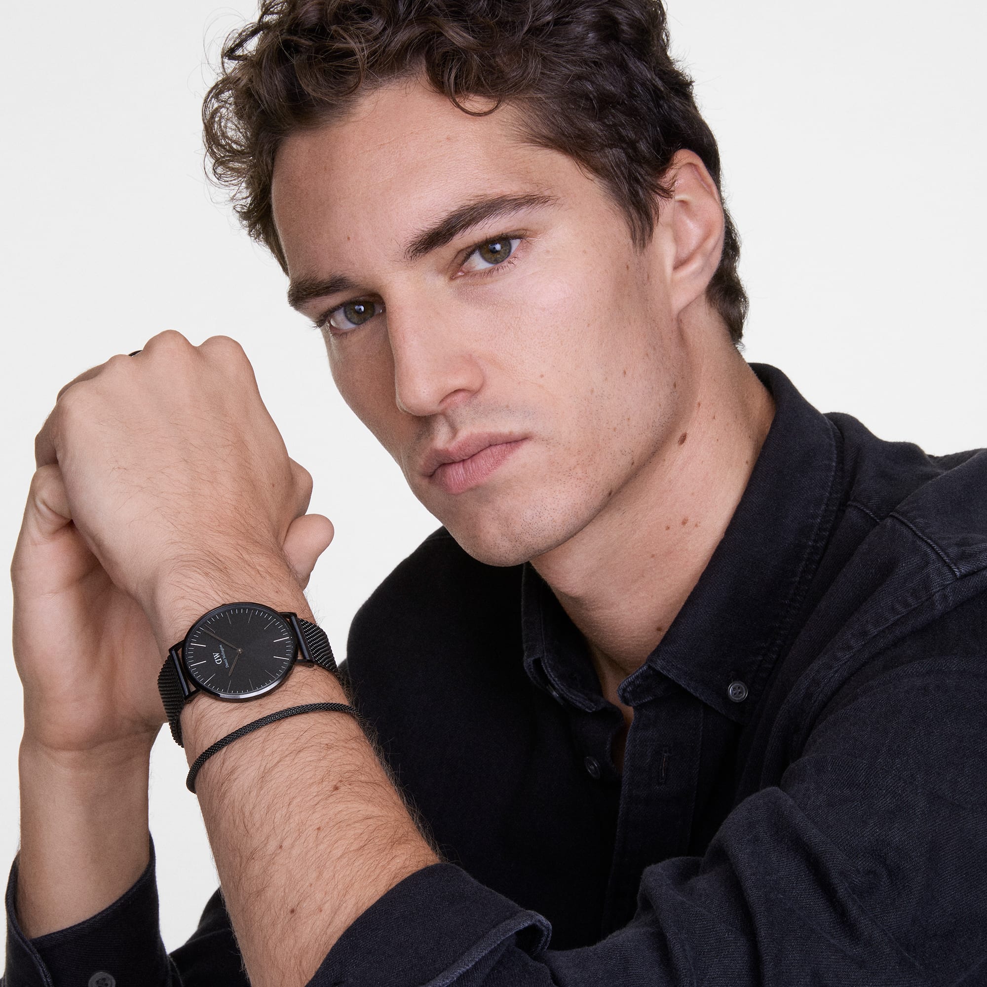 Mesh Onyx - Black watch with black sunray dial | DW