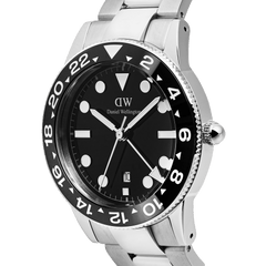 Close-up of the Iconic GMT Link Black Ceramic Bezel Silver watch, showing the black ceramic bezel, bold black dial with clear markers, and stainless steel bracelet for a modern, versatile look.